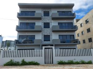 Arrenda-se Apartamento T3 rés do chão moderna no condomínio lua e mar, triunfo novo